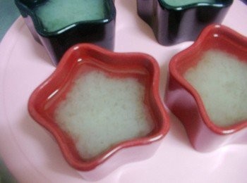 step5: 準備適合容器ˊ將完成的步驟4舀入容器裡ˊ 放涼再移至冰箱冷藏即可