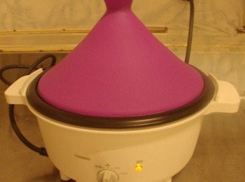 step8: 然後調整至塔吉悶煮功能ˊ續悶煮10分鐘即可