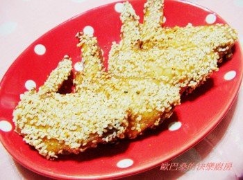 step7: 步驟7香味四液的梅香芝麻烤雞翅就完成囉。