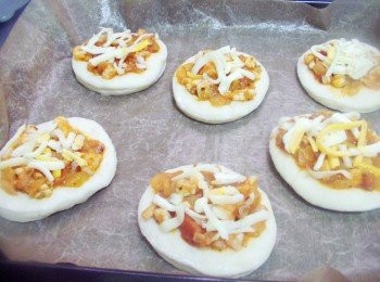 step9: 再灑上少許雙色起士