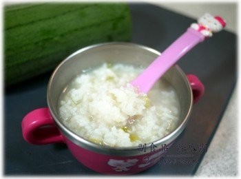 step6: 絲瓜可減緩咳嗽不適，裡面含豐富維生素c可讓皮膚光滑細緻有彈性，維生素b有利於小兒大腦發育