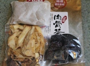 step1: 超市或中藥行即可買到的肉骨茶滷包