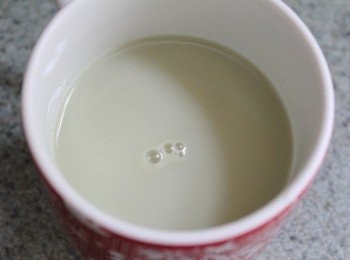 step1: 用熱水泡奶茶, 放涼備用