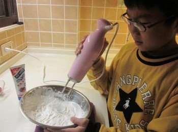 step4: 利用烘烤時將鮮奶油打發