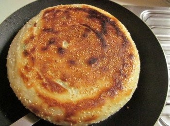 step6: 發酵完成用小小火煎至熟兩面金黃即可