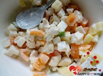 step6: 所有<span class="group_1">食材</span>加入少許鹽和黑胡椒粉拌勻