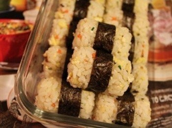 step4: 或是用小壽司模做包餡壽司捲