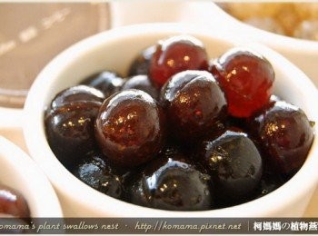 step5: 黑木耳QQ圓有鮮奶、抹茶、起司、黑糖、咖啡及可可等六種口味。除單吃品味之外，也可將黑木耳QQ圓當成粉圓來玩味，更可與鮮奶、豆漿、紅茶等飲品結合，滿足味蕾上不同滋味享受。