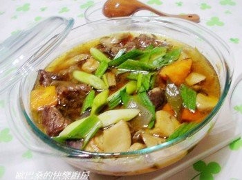 step7: 完成取出ˊ擺上剩下蒜苗ˊ淋上50cc花雕酒即可。