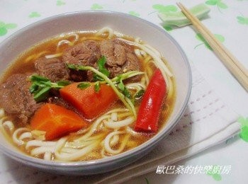step8: 風味口感濃郁ˊ來上一鍋除了牛肉麵ˊ略為變化ˊ 可以是牛肉燴飯ˊ也可以是下飯家常料理喔。