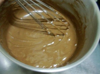 step3: 完成的巧克力麵糊覆蓋上保鮮膜ˊ放著讓它更均質約20分鐘