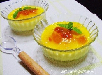 step10: 如果完全不想裝飾ˊ在步驟5即可直接享用ˊ 但花點時間略為裝飾口感和視覺效果更棒哦。 適合夏天的冰涼起士蛋糕ˊ做法輕鬆方便ˊ 喜歡的ˊ趕緊試試看。