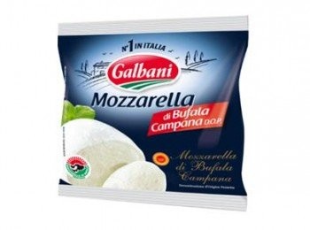 step1: 這是意式莫札瑞拉起司 Mozzarella di Bufala, 又稱水牛芝士，通常用兩個球，切片
