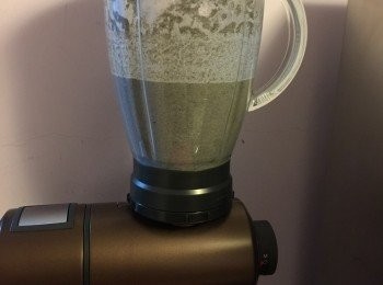 step1: 先洗芝麻，加水及米分幾次攪拌