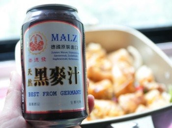 step8: 最後加入一瓶黑麥汁