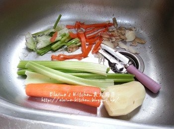 step1: 西芹去纖維 , 薯仔去皮 , 甘旬去皮洗淨
