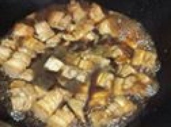 step8: 煮滾，閂蓋燜35分鐘