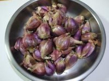 step1: 買回家的蔥頭清洗乾淨