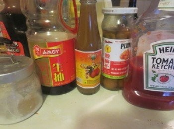 step1: <span class="group_3">汁料</span><span class="group_1">食材</span>