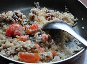 step5: 放入桔餅入味拌炒