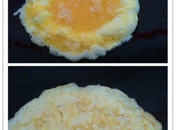 step2: 蛋4粒打散加入調味料胡椒粉，麻油，淡醬油和鹽巴充分的攪拌均勻。