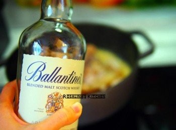 step7: 7.加入一些威士忌，增加味道。