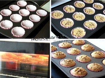 step8: 馬芬連模中先放上油力士紙杯
將麵糊倒入紙杯中約八分滿
最後於上方灑上一點剩下的碎核桃

送進已事先預熱好的烤箱中了

烤箱設定為：

上火：         160度
下火：         160度
烤盤放置：      上層
烘焙時間：    20分鐘


※ 每台烤箱的狀況皆不相同，請依自家烤箱的狀況做調整設定。