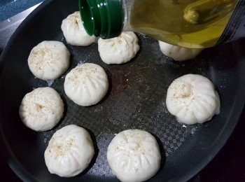 step25: 當水份煮到收乾後,加入少許食油,開大火略煎至底部乾脆即可