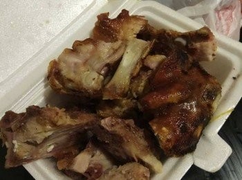 step1: 全部材料大火滾起後中火煲1.5小時，試味後加適量鹽便完成，如果燒豬骨肉份量多的話鹽都可能唔洗落就已經夠味。