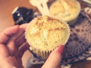 step10: 吃了一口~~ 伯爵茶香氣在嘴裡散開來了呢:) 搭配熱茶一起享用吧!!