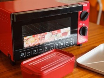 step1: 這次我們要使用的是SAMPO新推出的多功能烘焙箱來做這次的燉菜。結合了小型料理盒的烘焙箱，相較於同類產品，這款不僅能烤，甚至還能煮濃湯、炊飯等各式各樣的變化。