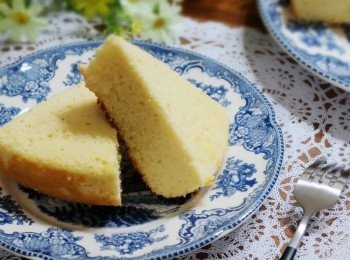 step9: 組織細緻柔軟，口感香而不乾柴，
當小朋友課後點心或自己的下午茶都超棒，
喜歡的朋友再試著做做看喔~😊