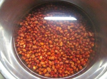 step1: 紅豆洗淨泡8小時