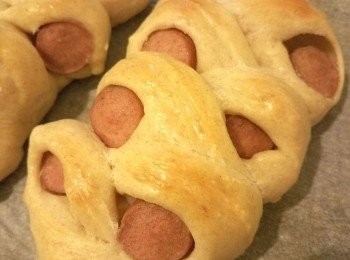 step4: 掃上蛋汁，放入已預熱焗爐用170度焗20分鐘即成。