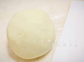 step4: 拌入木薯粉，揉成團。