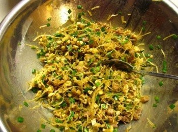 step4: 3.加入香油.白胡椒.少許塩調味,最後再拌入2.