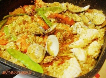 step7: 料多味美的綠咖哩海鮮燉飯就完成囉~