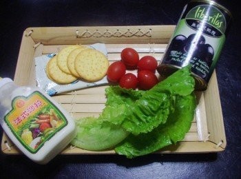 step1: 先準備好所需<span class="group_1">材料</span>ˊ(原味優格沒拍到@@)