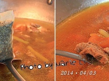 step5: 將牛肉湯倒進炒菜鍋中，取出裡面的香料包‧‧‧ ※ 香料包不宜在湯裡浸泡太久。