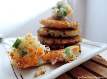 step5: 完成！利用厨房纸巾将多余的油份沥干。准备上桌咯 ~金黄酥脆的外皮，里面口感如丝般顺滑，绵密的马铃薯泥～ 赞！