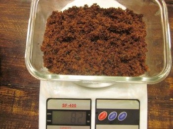 step7: 倒入保鮮盒放涼即可蓋上蓋子保存, 完成後的魚鬆約剩80g