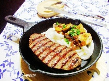 step9: 簡單組合ˊ自家美味牛排餐就完成囉。