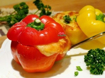 step9: 蓋上彩椒上蓋，繽紛鮮豔的彩椒焗烤盅看起來很是可口