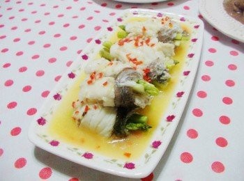 step11: 簡單清爽ˊ魚肉鮮嫩ˊ搭配上自然的鮮榨鮭魚油點綴ˊ 整道料理嘗起來舒服又鮮味十足。