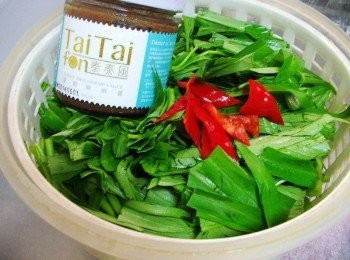 step1: 先準備好所需<span class="group_1">材料</span>ˊ並處理成適當大小備用