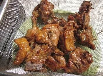 step4: 以160-180度油炸,起鍋前再用大火逼油撈起備用