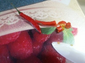 step5: 2條指天椒切碎