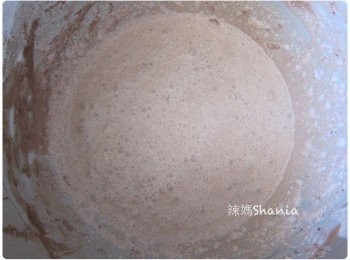 step3: 加入鮮奶, 鹽巴 繼續攪拌均勻