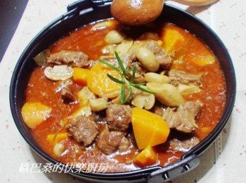 step5: 11.濃郁香醇又下飯的匈牙利紅椒風味燉牛肉完成上桌