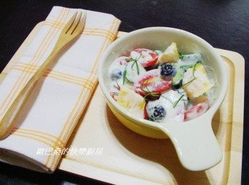 step5: 清爽味美迷迭香蔬果優格沙拉就完成囉。